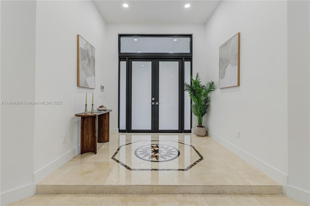 待售: $3,850,000 (7 贝兹, 8 浴室, 5027 平方英尺)