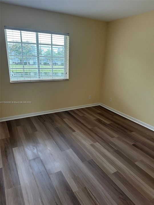 For Sale: $285,000 (2 beds, 2 baths, 1261 Square Feet)