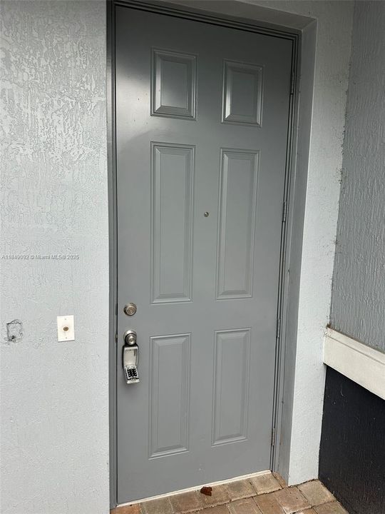 For Sale: $285,000 (2 beds, 2 baths, 1261 Square Feet)