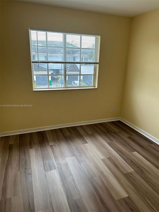 For Sale: $285,000 (2 beds, 2 baths, 1261 Square Feet)