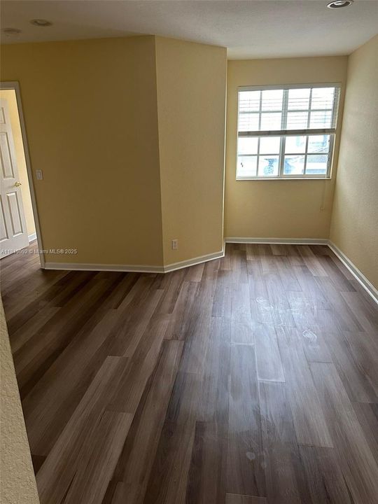 For Sale: $285,000 (2 beds, 2 baths, 1261 Square Feet)