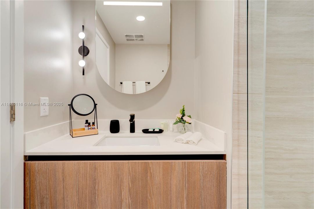 En Venta: $1,589,000 (2 camas, 2 baños, 802 Pies cuadrados)