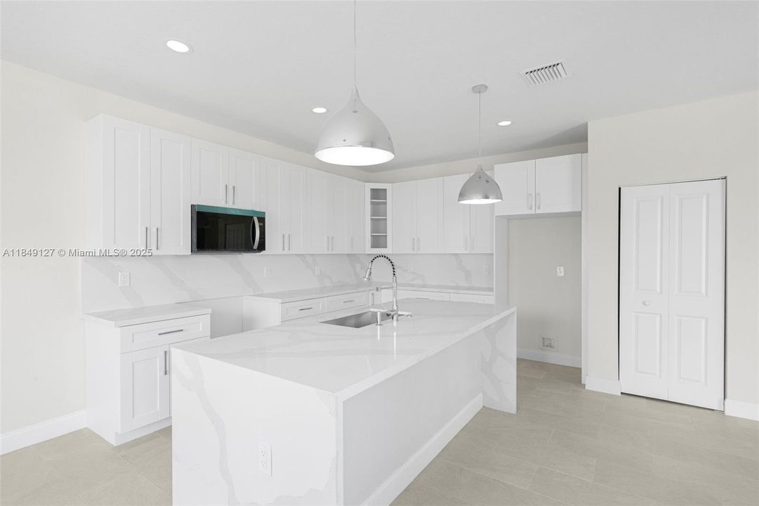 Recently Sold: $748,900 (4 beds, 3 baths, 0 Square Feet)