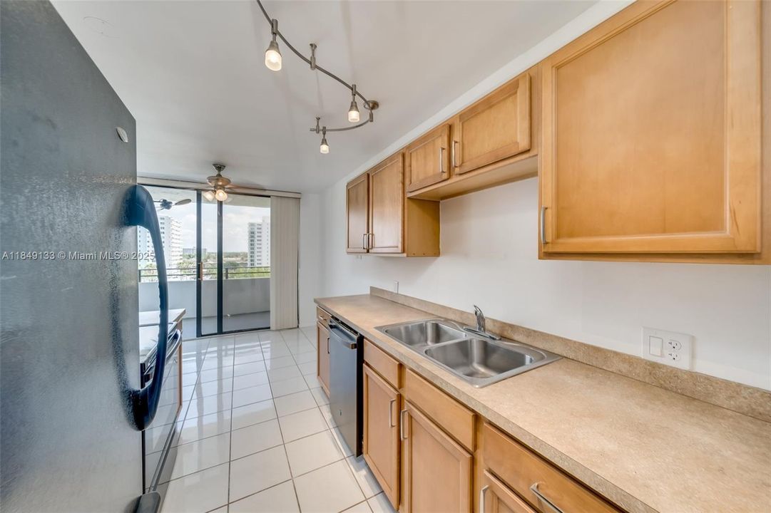 Recientemente alquilado: $3,100 (2 camas, 2 baños, 1260 Pies cuadrados)