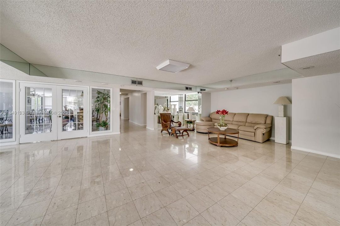 Recientemente alquilado: $3,100 (2 camas, 2 baños, 1260 Pies cuadrados)