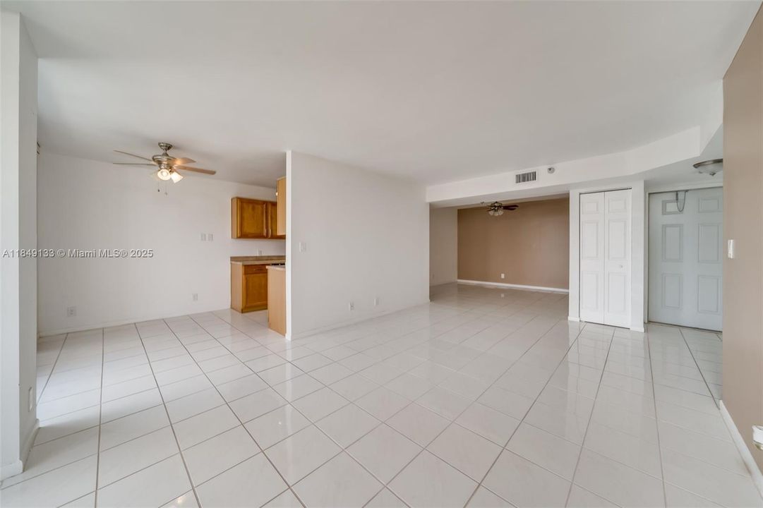 Recientemente alquilado: $3,100 (2 camas, 2 baños, 1260 Pies cuadrados)