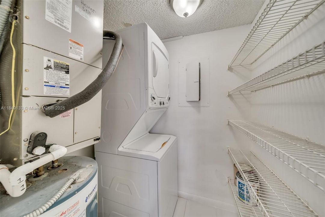 Recientemente alquilado: $3,100 (2 camas, 2 baños, 1260 Pies cuadrados)