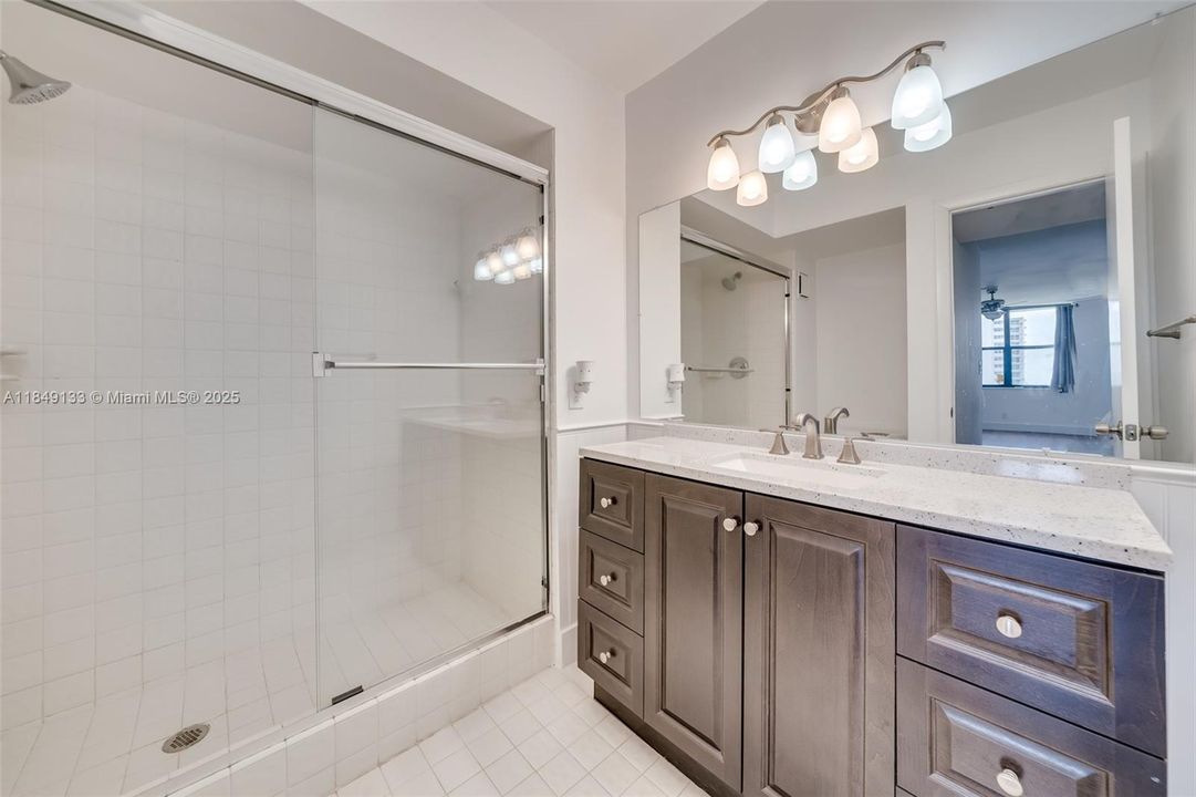 Recientemente alquilado: $3,100 (2 camas, 2 baños, 1260 Pies cuadrados)