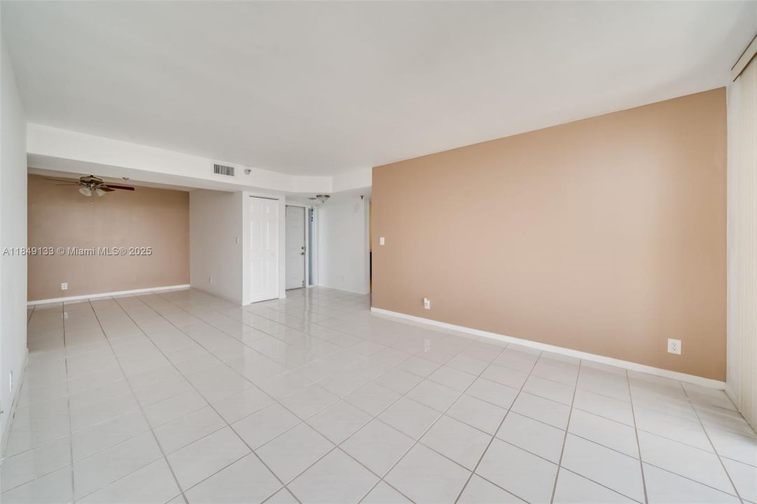 Recientemente alquilado: $3,100 (2 camas, 2 baños, 1260 Pies cuadrados)