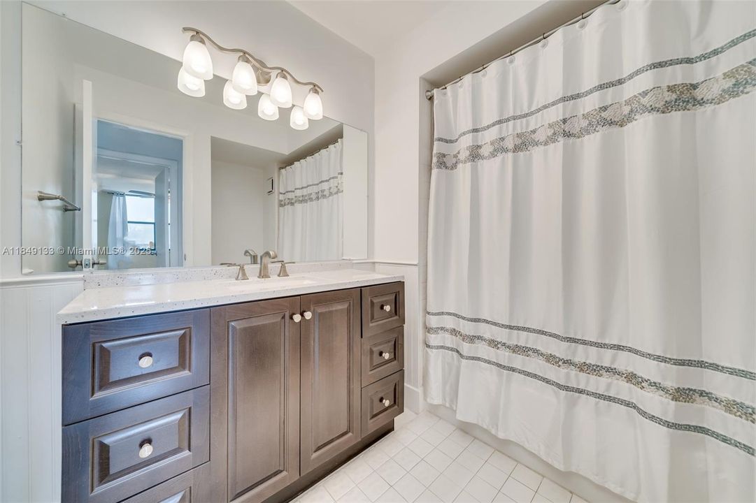 Recientemente alquilado: $3,100 (2 camas, 2 baños, 1260 Pies cuadrados)