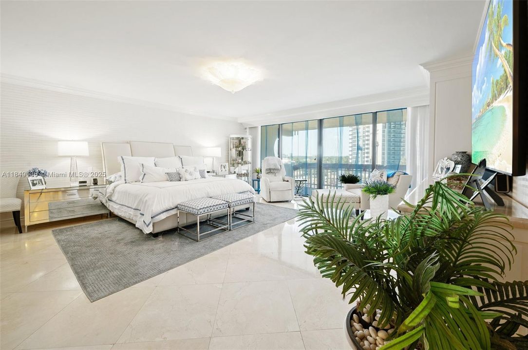 На продажу: $2,300,000 (3 спален, 2 ванн, 2675 Квадратных фут)