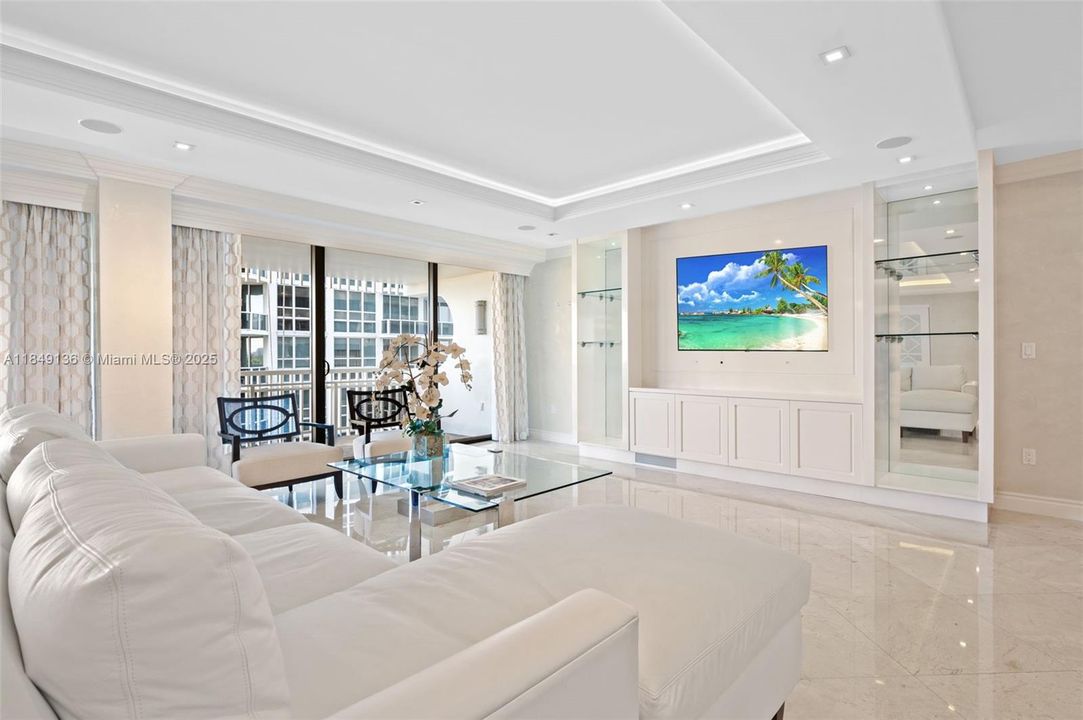 На продажу: $2,300,000 (3 спален, 2 ванн, 2675 Квадратных фут)