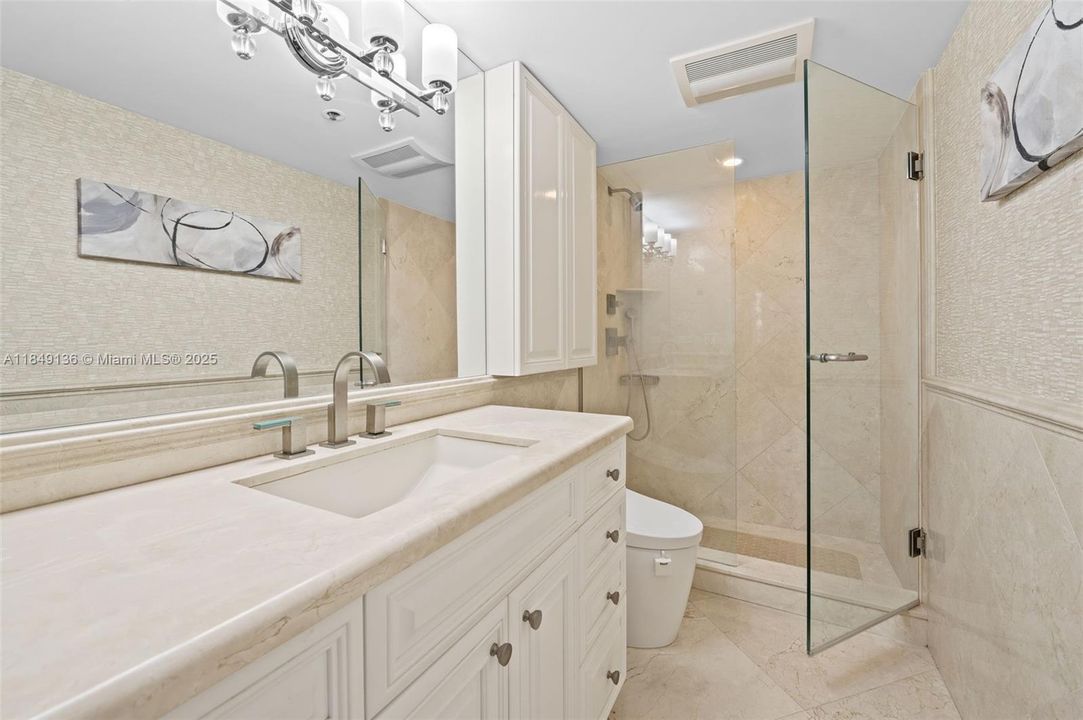 На продажу: $2,300,000 (3 спален, 2 ванн, 2675 Квадратных фут)