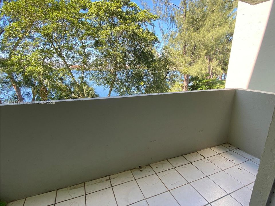 Под контрактом: $210,000 (1 спален, 1 ванн, 760 Квадратных фут)