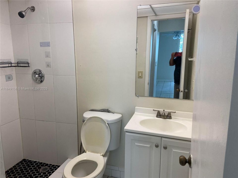 Под контрактом: $210,000 (1 спален, 1 ванн, 760 Квадратных фут)