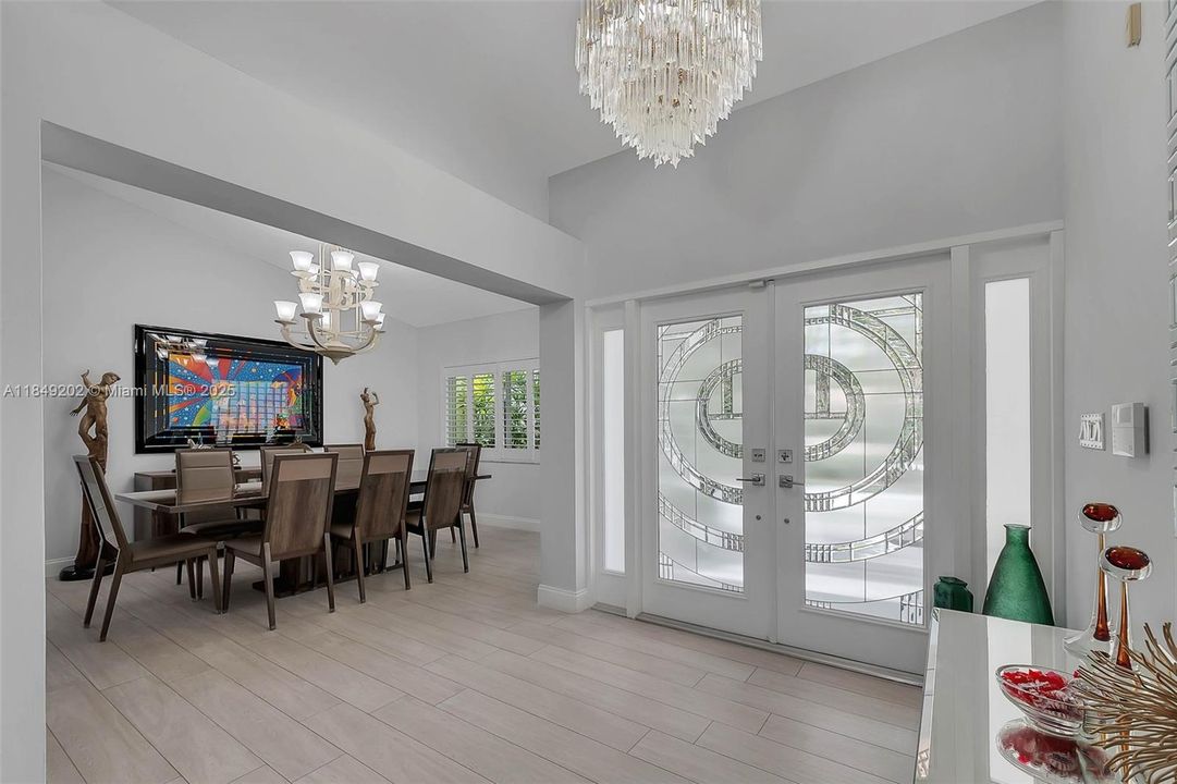 Recently Sold: $2,350,000 (4 beds, 3 baths, 3444 Square Feet)