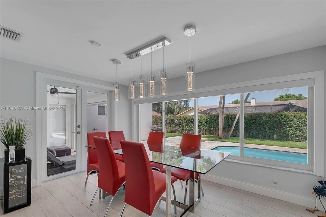 Recently Sold: $2,350,000 (4 beds, 3 baths, 3444 Square Feet)