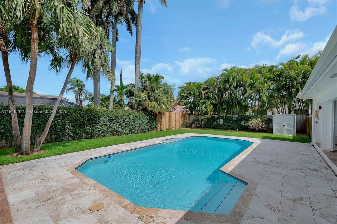 Recently Sold: $2,350,000 (4 beds, 3 baths, 3444 Square Feet)