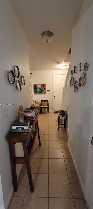 For Sale: $258,900 (2 beds, 2 baths, 1069 Square Feet)