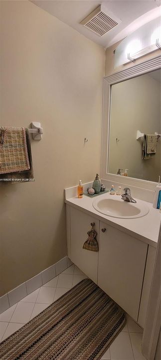 For Sale: $258,900 (2 beds, 2 baths, 1069 Square Feet)