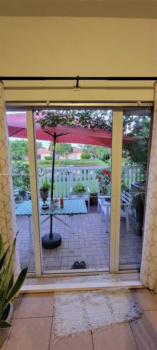 For Sale: $258,900 (2 beds, 2 baths, 1069 Square Feet)