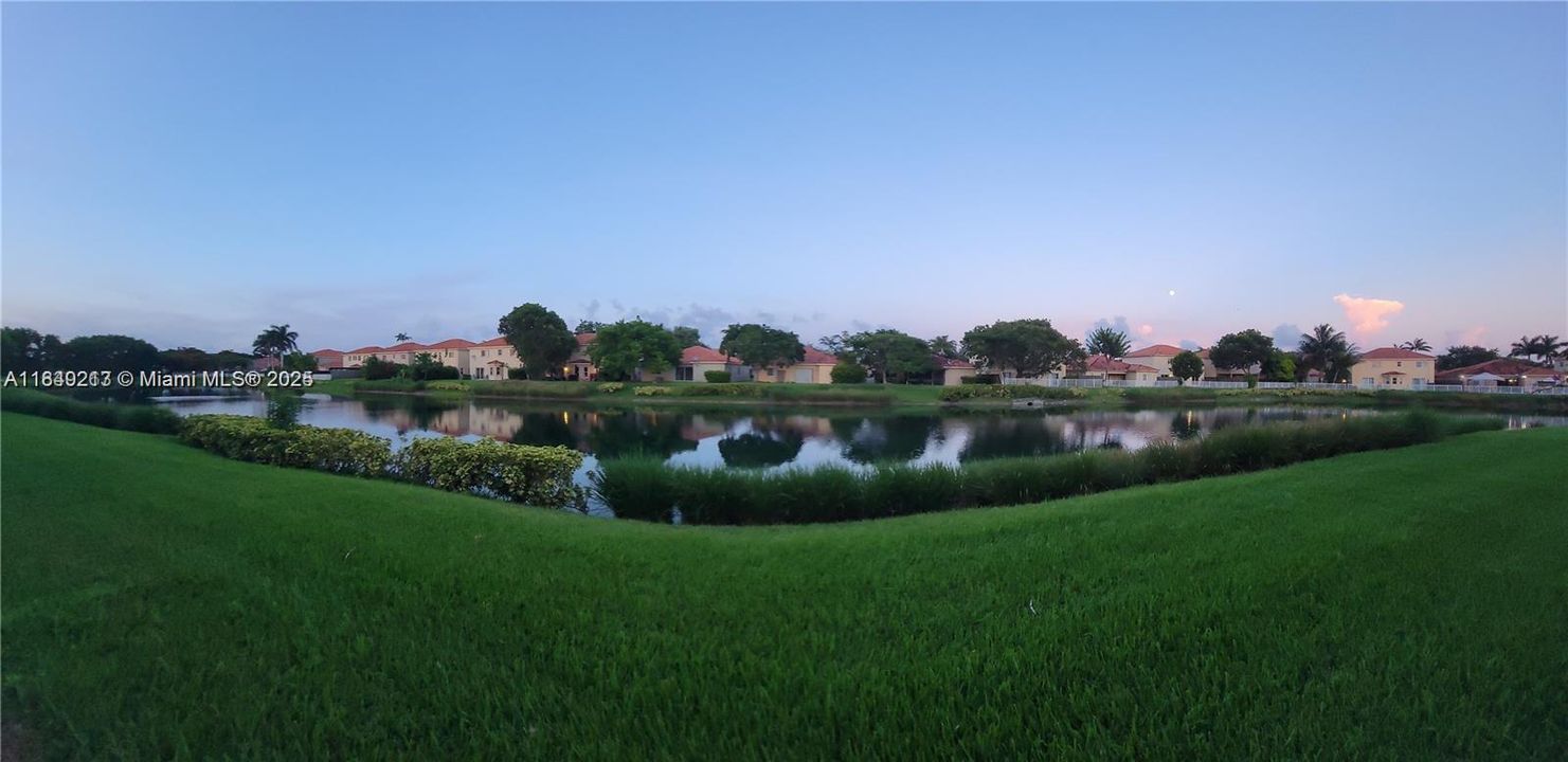 For Sale: $258,900 (2 beds, 2 baths, 1069 Square Feet)