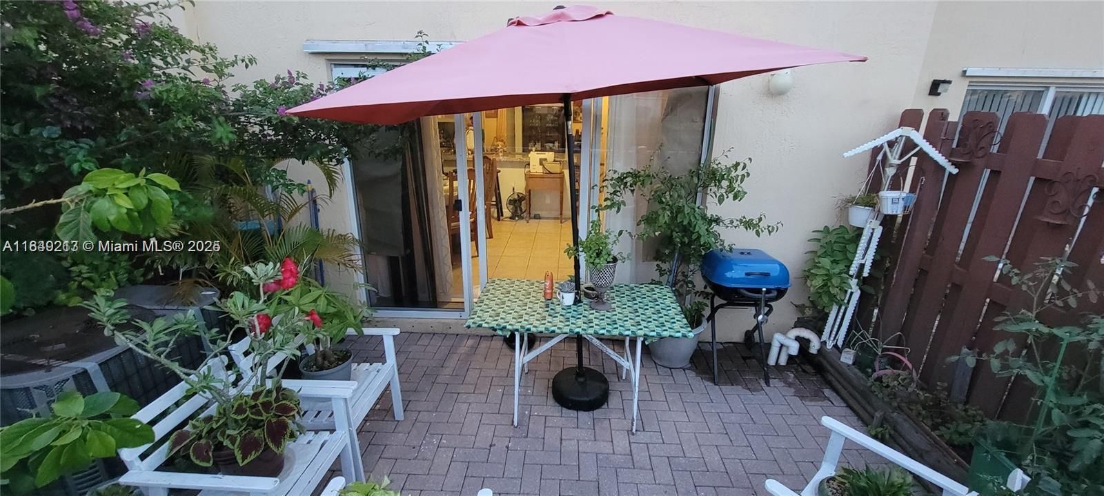 For Sale: $258,900 (2 beds, 2 baths, 1069 Square Feet)