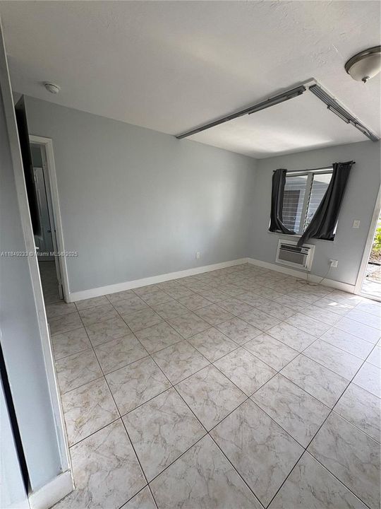 Recientemente alquilado: $1,500 (1 camas, 1 baños, 4683 Pies cuadrados)