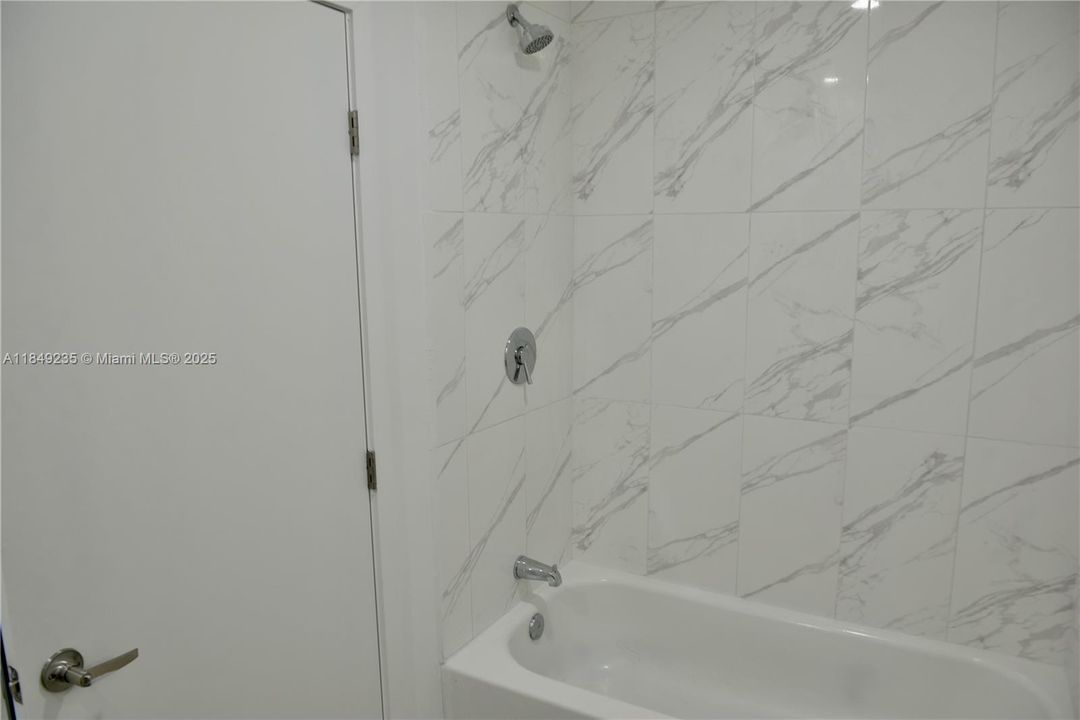 Active With Contract: $3,000 (5 beds, 4 baths, 1902 Square Feet)