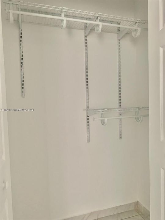 Active With Contract: $229,900 (1 beds, 1 baths, 740 Square Feet)