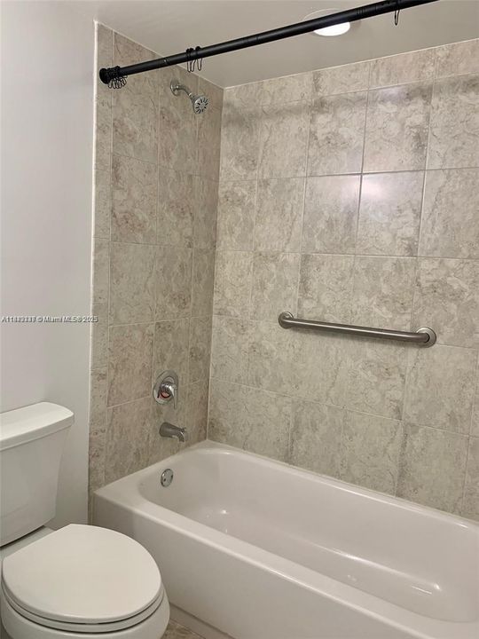 Active With Contract: $229,900 (1 beds, 1 baths, 740 Square Feet)