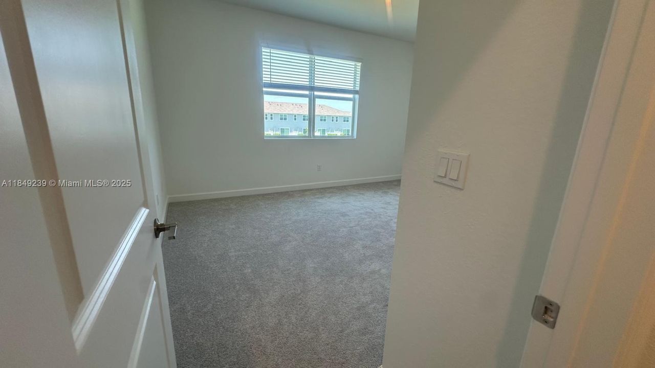 Недавно арендовано: $2,350 (3 спален, 2 ванн, 1635 Квадратных фут)