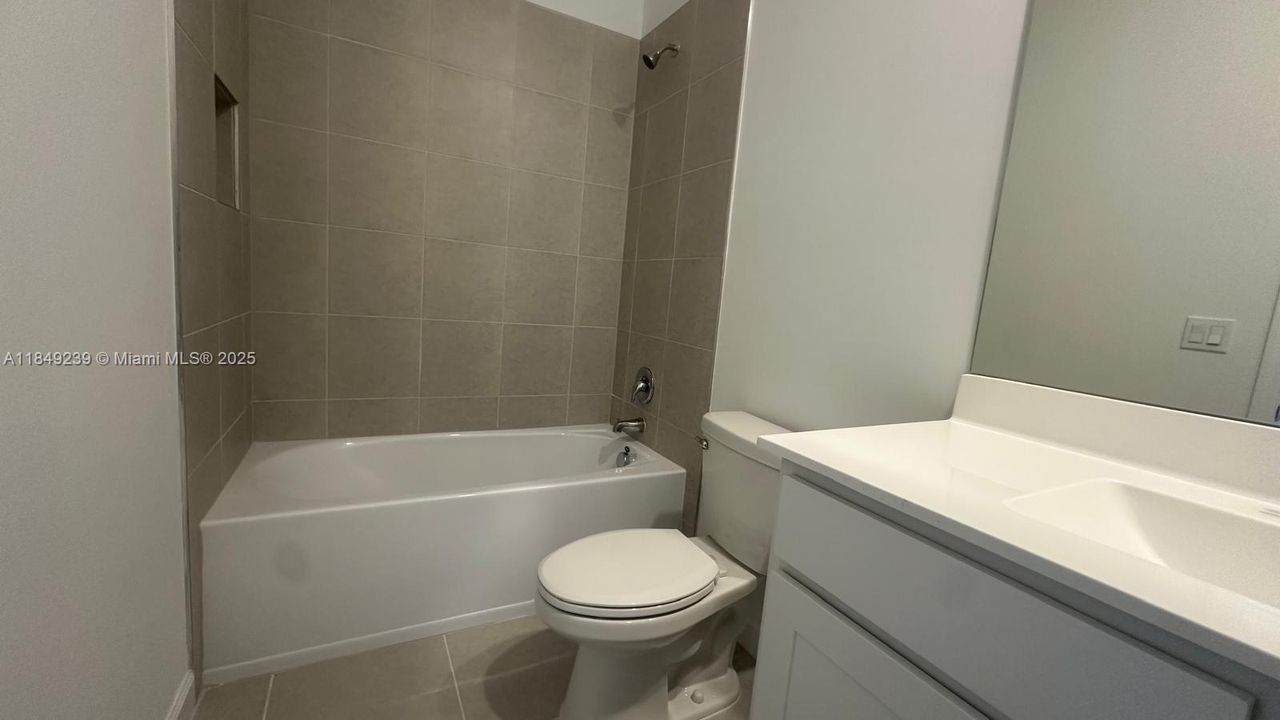 Недавно арендовано: $2,350 (3 спален, 2 ванн, 1635 Квадратных фут)