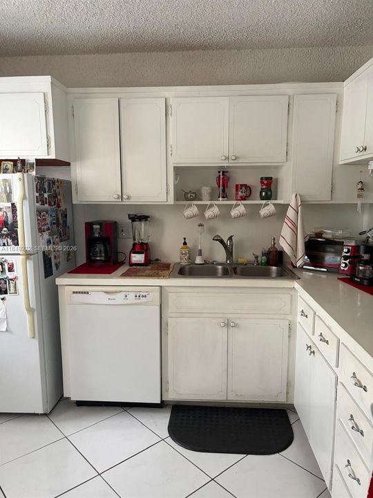 待售: $149,999 (1 贝兹, 1 浴室, 770 平方英尺)