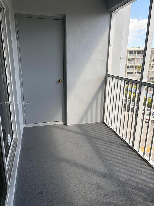 待售: $149,999 (1 贝兹, 1 浴室, 770 平方英尺)