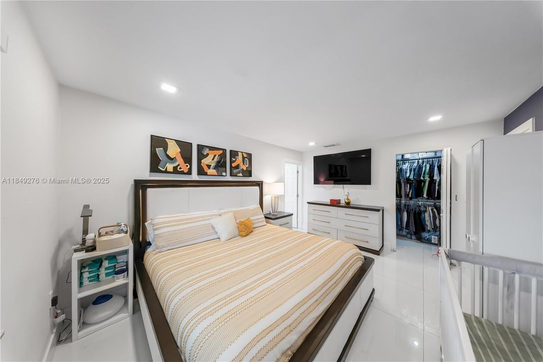 For Sale: $599,000 (3 beds, 2 baths, 1425 Square Feet)