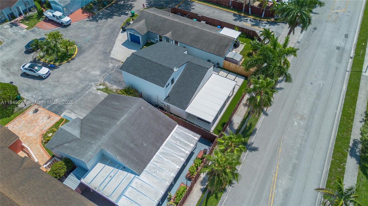 For Sale: $599,000 (3 beds, 2 baths, 1425 Square Feet)