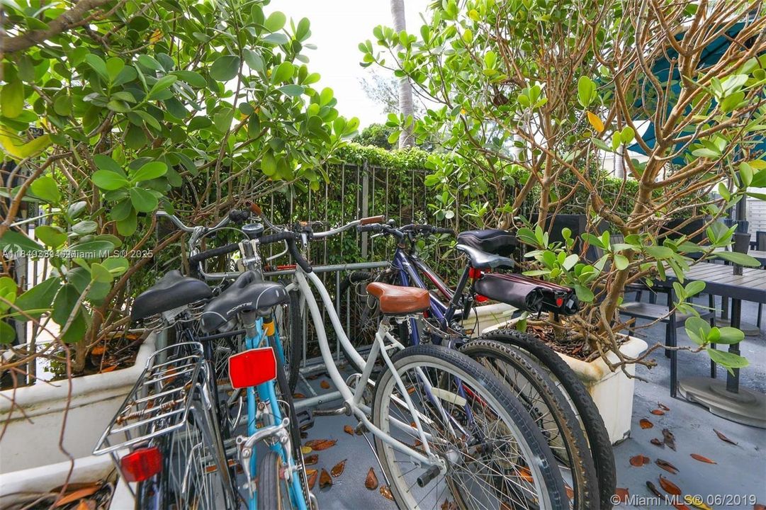 На продажу: $300,000 (1 спален, 1 ванн, 674 Квадратных фут)