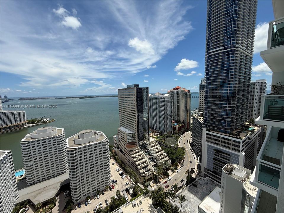 Recently Sold: $550,000 (1 beds, 1 baths, 702 Square Feet)