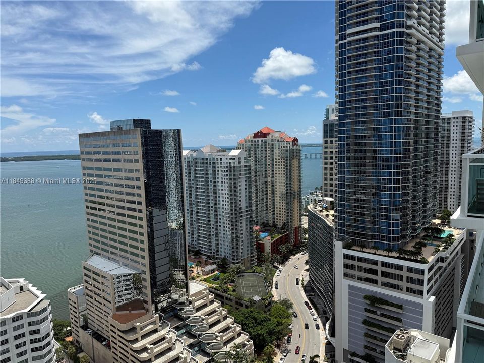 Recently Sold: $550,000 (1 beds, 1 baths, 702 Square Feet)