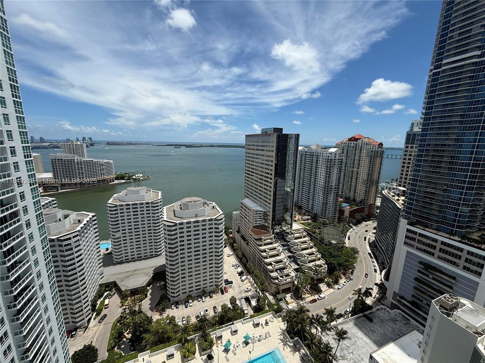 Recently Sold: $550,000 (1 beds, 1 baths, 702 Square Feet)