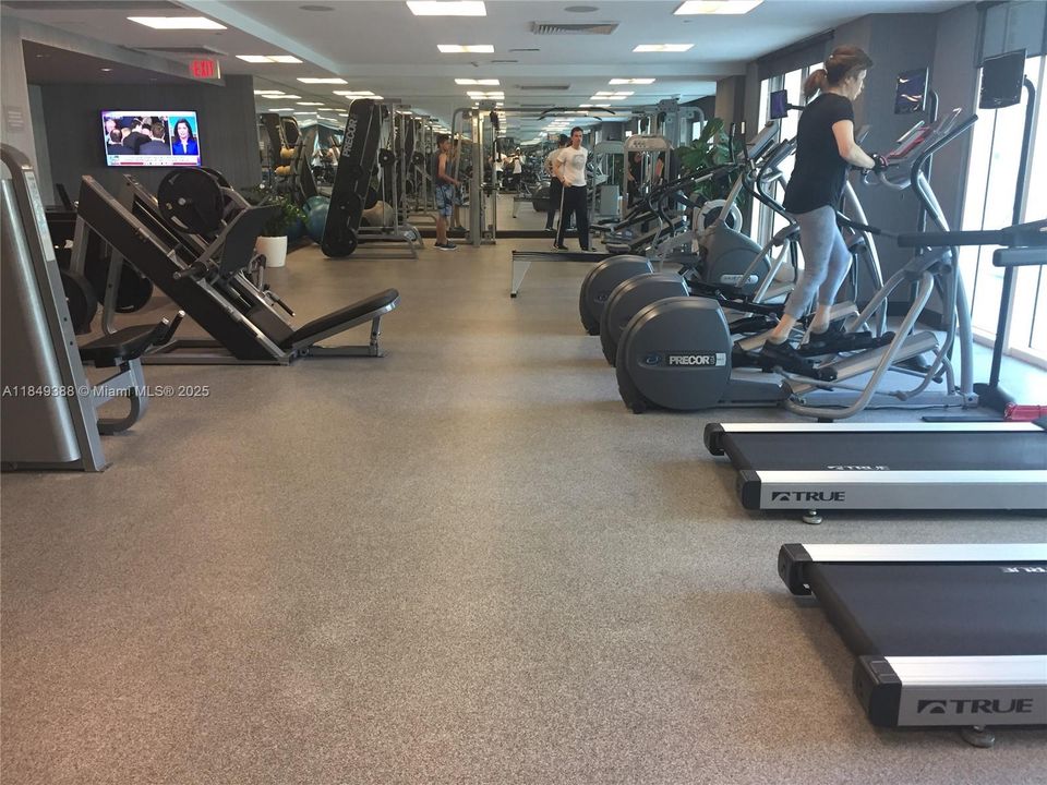 Recently Sold: $550,000 (1 beds, 1 baths, 702 Square Feet)