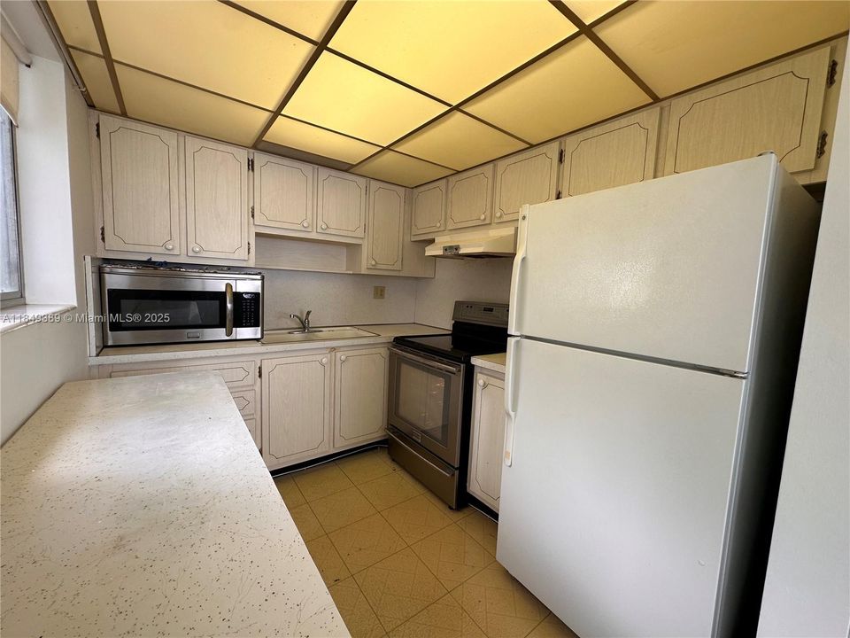 Micro will go on top of range before move-in