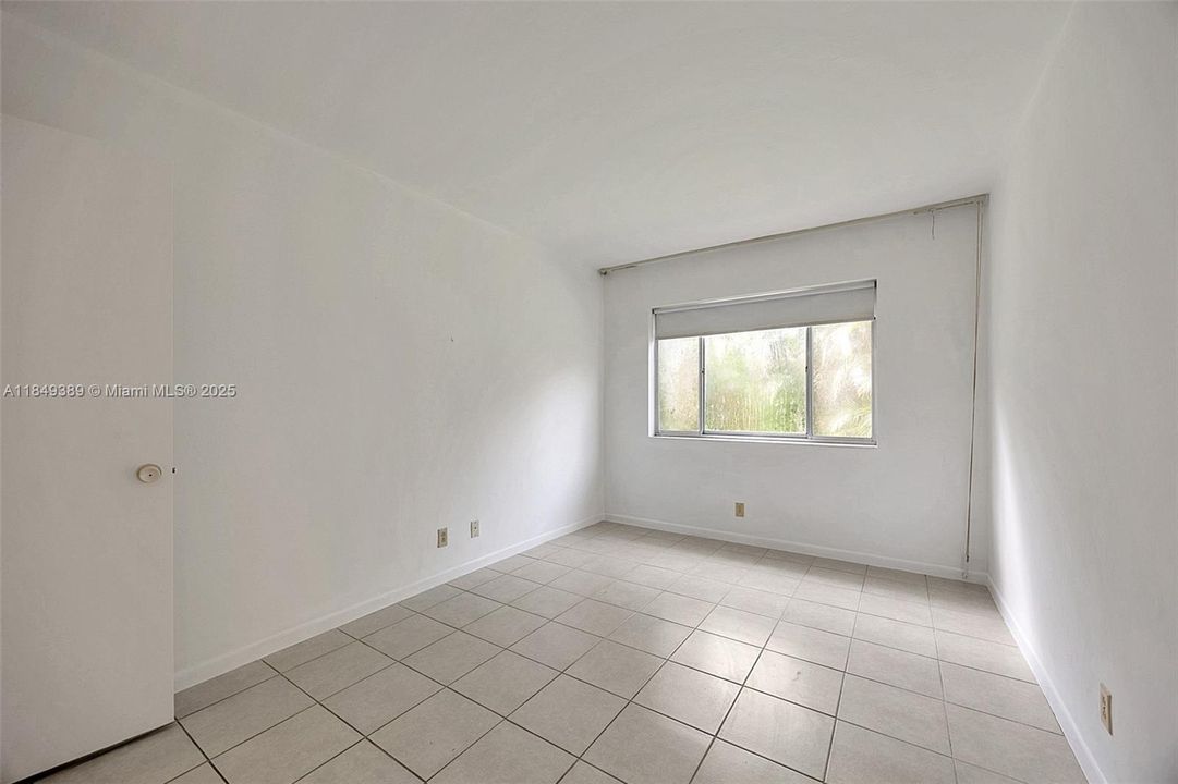 2nd bedroom with walk in closet