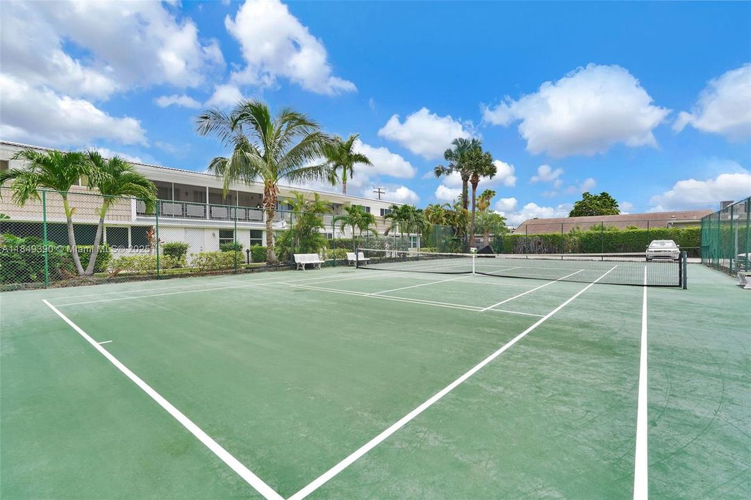 En Venta: $275,000 (2 camas, 2 baños, 912 Pies cuadrados)