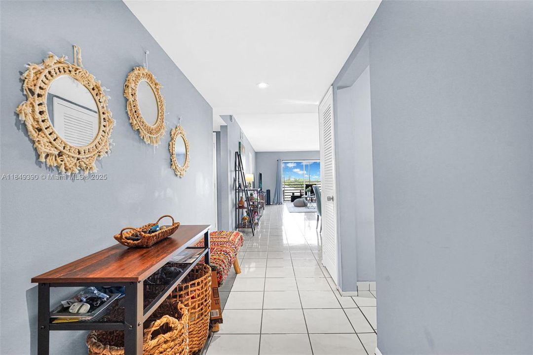 En Venta: $275,000 (2 camas, 2 baños, 912 Pies cuadrados)