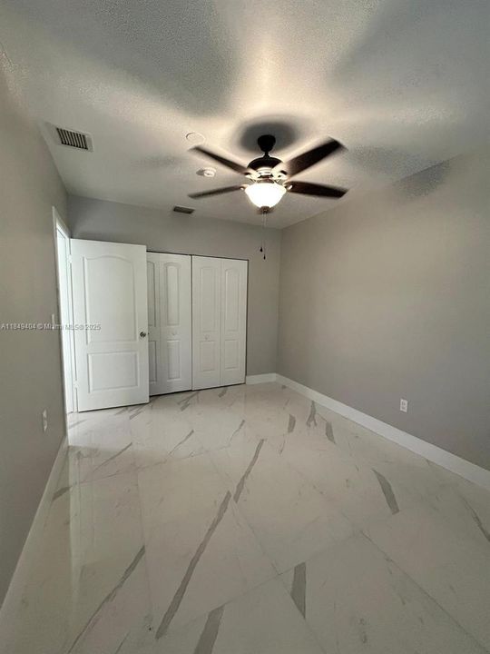 Vendido Recientemente: $640,000 (4 camas, 2 baños, 1860 Pies cuadrados)