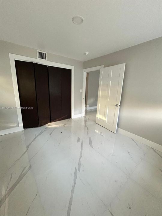 Vendido Recientemente: $640,000 (4 camas, 2 baños, 1860 Pies cuadrados)