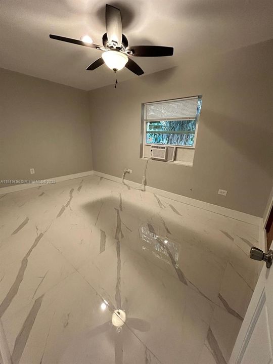 Vendido Recientemente: $640,000 (4 camas, 2 baños, 1860 Pies cuadrados)