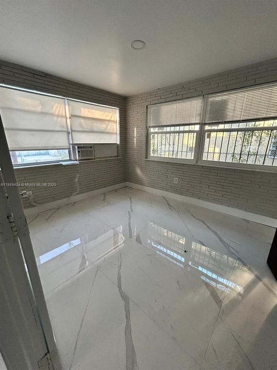 Vendido Recientemente: $640,000 (4 camas, 2 baños, 1860 Pies cuadrados)